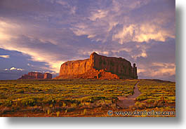 images/UnitedStates/Arizona/MonumentValley/monument-valley-19.jpg