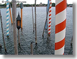 images/UnitedStates/Florida/Orlando/Disney/venice-poles-1.jpg