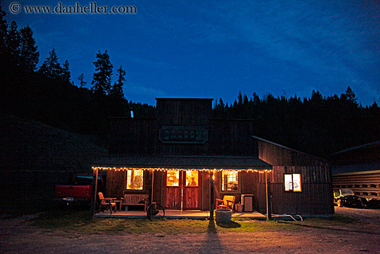 saloon-at-night-1.jpg