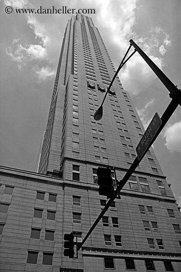 rush-st-lamp-bldg-bw.jpg