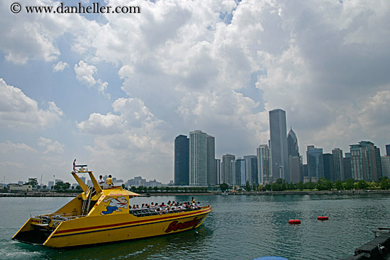 sea-dog-boat-cityscape-1.jpg