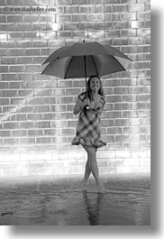 images/UnitedStates/Illinois/Chicago/MilleniumPark/CrownFountains/Umbrellas/jill-bw-01.jpg