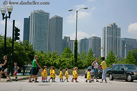 kids-crossing-street-1.jpg
