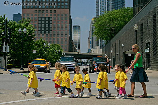 kids-crossing-street-2.jpg