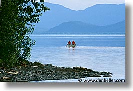 images/UnitedStates/Montana/Glacier/Lakes/canoes-07.jpg