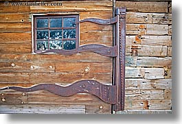 images/UnitedStates/Nevada/Baker/wooden-wall-window-n-hinge.jpg