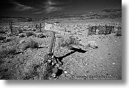 images/UnitedStates/Nevada/CerroGordo/do-not-disturb-bw.jpg