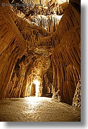 images/UnitedStates/Nevada/GreatBasinNatlPark/Caves/caves-09.jpg