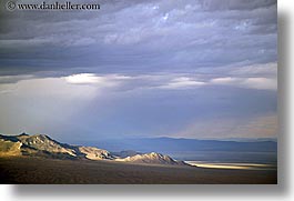 images/UnitedStates/Nevada/GreatBasinNatlPark/Mountains/mountains-clouds-n-desert-06.jpg
