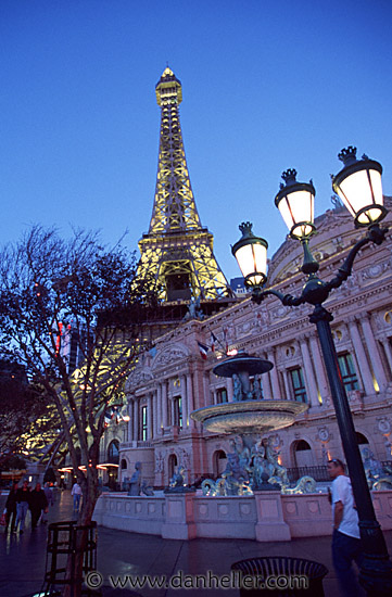 paris-streetlight.jpg