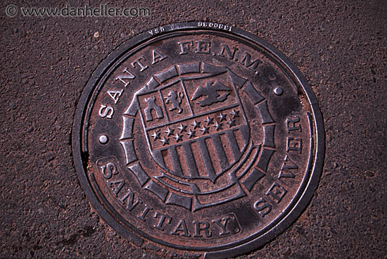 santa-fe-manhole.jpg