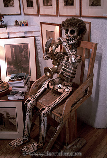 sitting-skeleton.jpg
