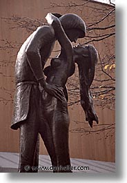 america, central park, kiss, new york, new york city, north america, sculptures, united states, vertical, photograph