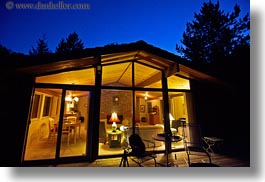 images/UnitedStates/Oregon/Ashland/lit-living-room-n-dusk-sky.jpg