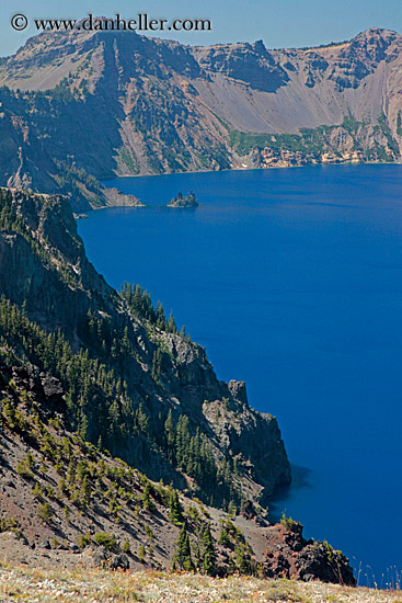 crater-lake-rim-02.jpg