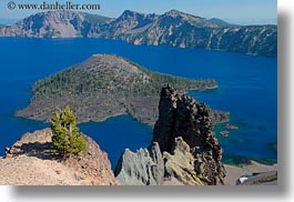 images/UnitedStates/Oregon/CraterLake/Geology/WizardIsland/wizard-island-n-trees-5.jpg