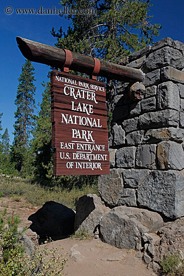 crater-lake-park-sign-1.jpg
