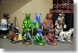 images/UnitedStates/Oregon/GrantsPass/colorful-bears.jpg