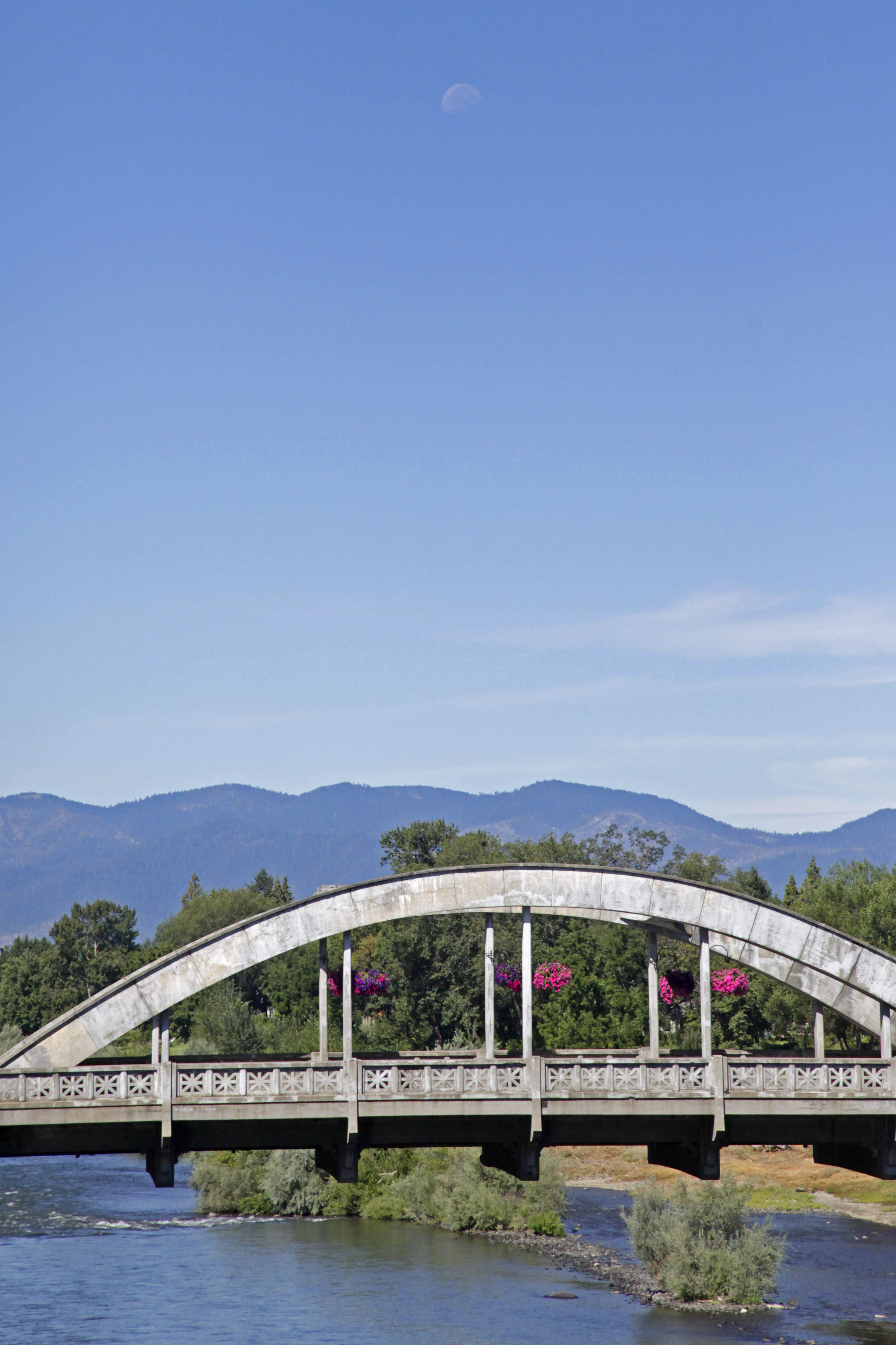 rogue-river-steel-bridge-n-moon.jpg