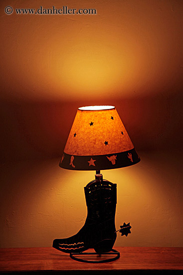 boot-n-lamp.jpg