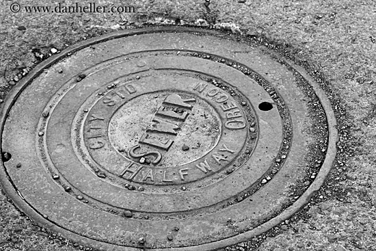 halfway-manhole-cover-2.jpg