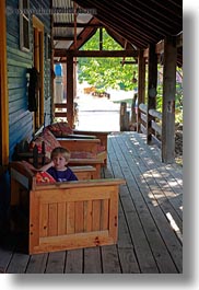 images/UnitedStates/Oregon/Halfway/jack-on-wood-porch-chair.jpg