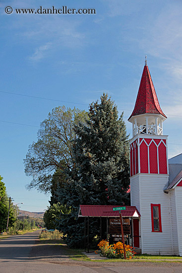 red-n-white-church-1.jpg