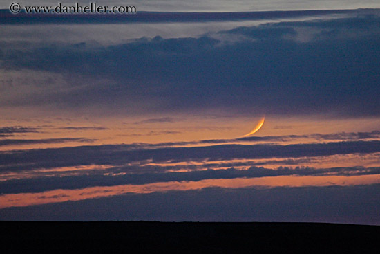 crescent-moon-n-sunset-clouds-3.jpg