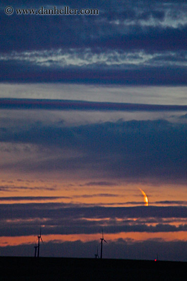 crescent-moon-n-sunset-clouds-4.jpg