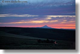 images/UnitedStates/Oregon/Scenics/MtJefferson/mt_jefferson-at-sunset-08.jpg
