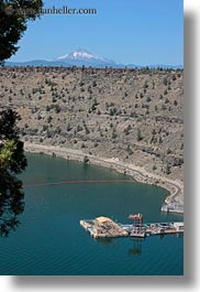 images/UnitedStates/Oregon/Scenics/MtJefferson/mt_jefferson-n-bill_chinook-lake.jpg