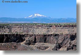 images/UnitedStates/Oregon/Scenics/MtJefferson/mt_jefferson-n-canyon-wall-2.jpg