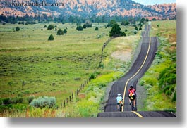 images/UnitedStates/Utah/BryceCanyon/BikePath/jack-n-sarah-biking-02.jpg
