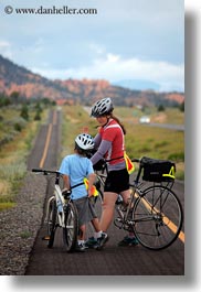 images/UnitedStates/Utah/BryceCanyon/BikePath/jack-n-sarah-biking-07.jpg