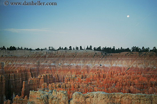 bryce-moonrise-01.jpg