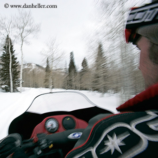 snow_mobile-rider-08.jpg