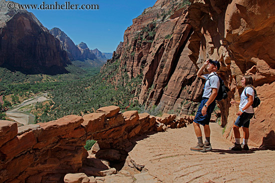 path-n-mtn-n-hikers-02.jpg