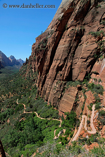 twisting-hiking-path-05.jpg