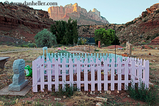 boy-n-girl-grave-04.jpg