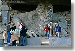 images/UnitedStates/Washington/Seattle/Fremont/troll-n-tourists.jpg