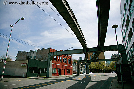 street-n-monorail.jpg