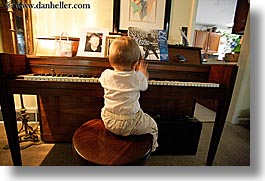 images/personal/Jack/IndyJune2005/Piano/jack-playing-piano-2.jpg
