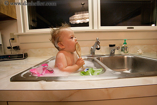 baby-sink-bath-09.jpg