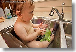 images/personal/Jack/IndyJune2005/SinkBath/baby-sink-bath-23.jpg