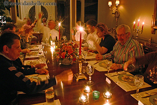 group-dinner-02.jpg